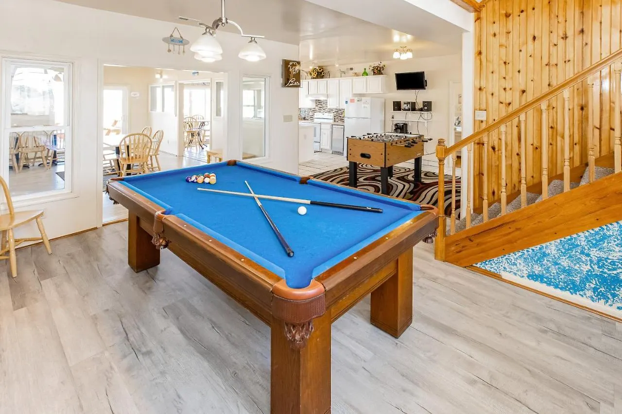 Дом отдыха Oceanfront Villa Вирджиния-Бич